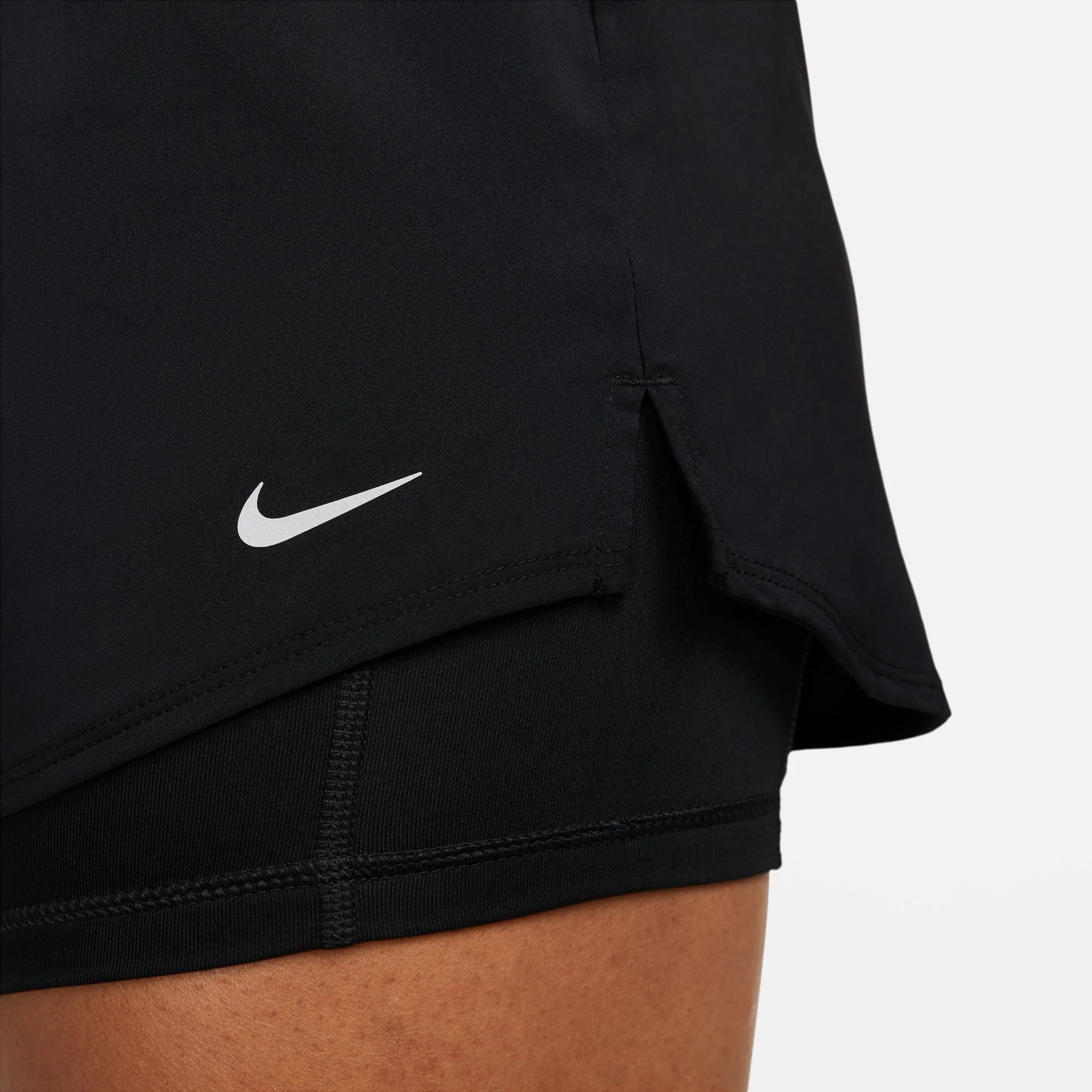 Nike Dri-Fit One MR 3in 2in1 Pantaloncino Attillato Donna - Nero - immagine 8
